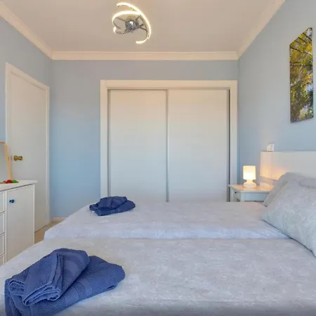 Apartamento Vacacional Con Vistas Al Mar Y A La Montana, Piscina Compartida Y Wi-fi Apartment