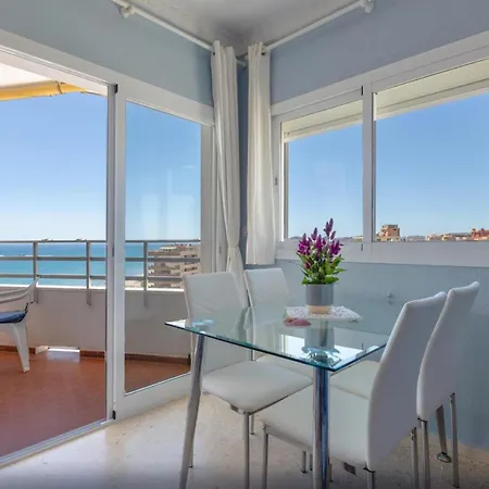 Apartamento Vacacional Con Vistas Al Mar Y A La Montana, Piscina Compartida Y Wi-fi * Fuengirola