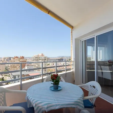 Apartment Apartamento Vacacional Con Vistas Al Mar Y A La Montana, Piscina Compartida Y Wi-fi *