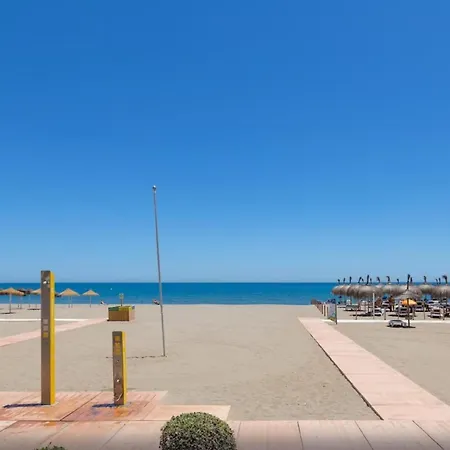 Apartamento Vacacional Con Vistas Al Mar Y A La Montana, Piscina Compartida Y Wi-fi Fuengirola