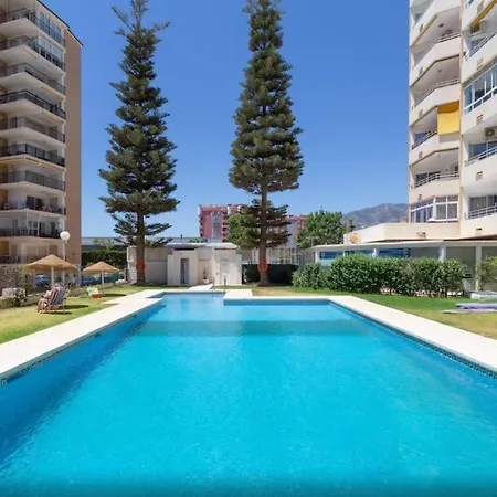 Apartamento Vacacional Con Vistas Al Mar Y A La Montana, Piscina Compartida Y Wi-fi * Fuengirola